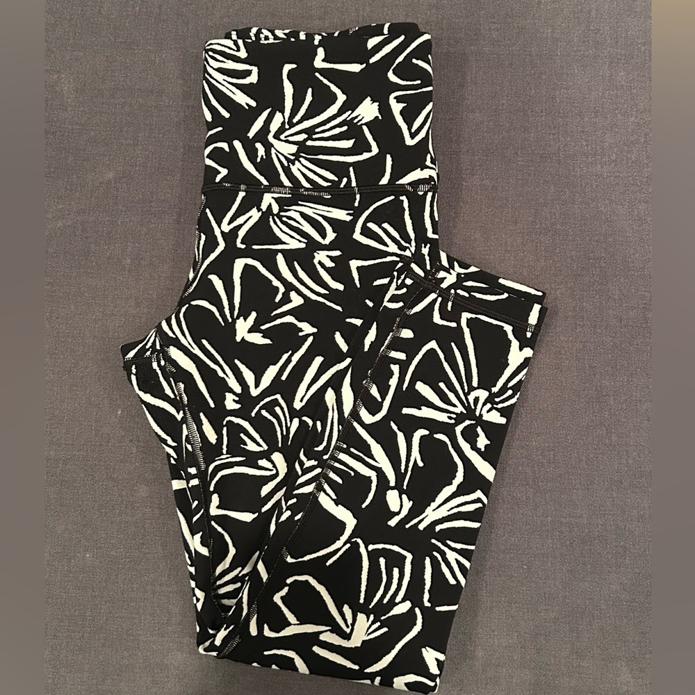 Athleta Black and White Patterned Leggings